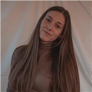 Insegnante a domicilio, ex mediatrice culturale e laureata con ottimi voti. So di cosa hai bisogno e lavorerò con te e per te!